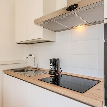 Lavarello By Interhome דומאסו